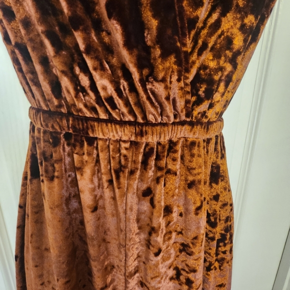 Show Me Your Mumu The Richards Jumpsuit Copper Crushed Velvet Size Small EUC - Picture 4 of 7